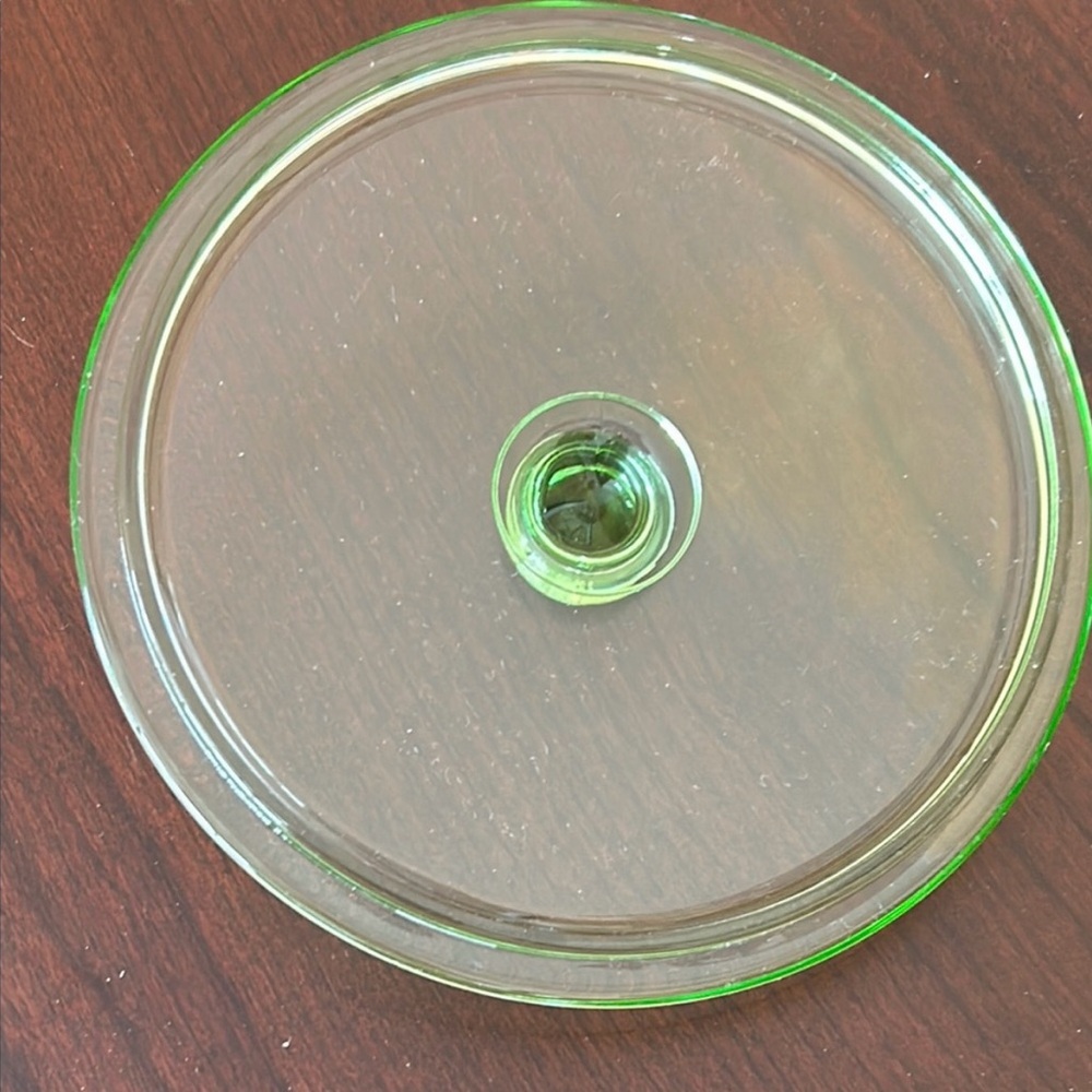 Vintage Green Depression Glass 3 Slot
Candy / Serving Dish with Lid - Picture 10 of 10